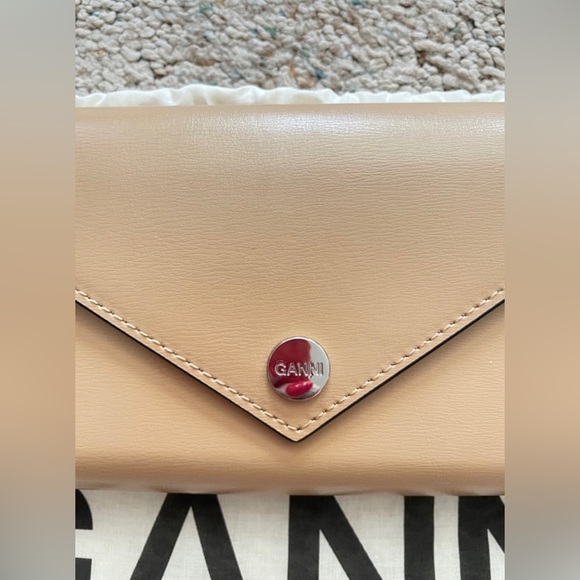 SOLD new Ganni Tan Leather Envelope Shoulder bag - Picture 3 of 6